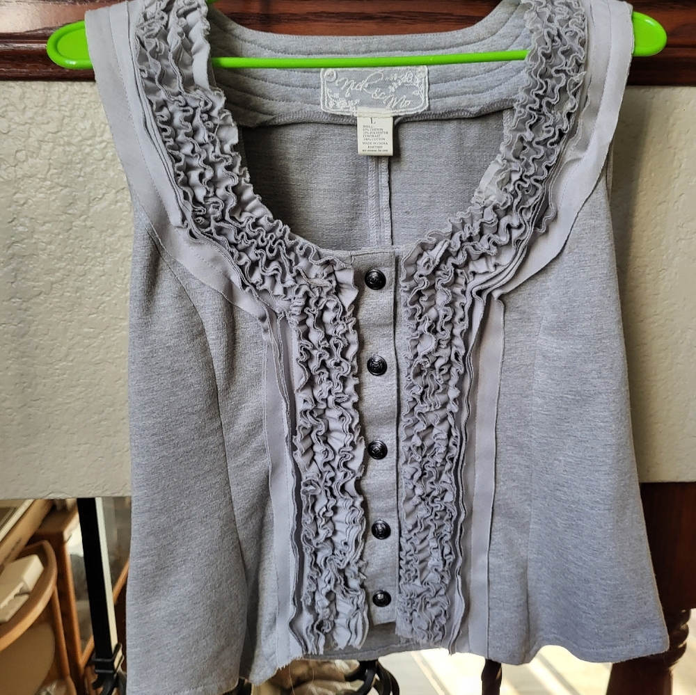 Nick and Mo Cotton Ruffle Top  Grey Button Front Fittrd Size L